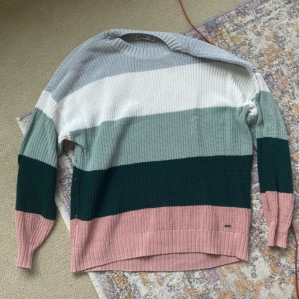 This is a barely used hollister sweater!